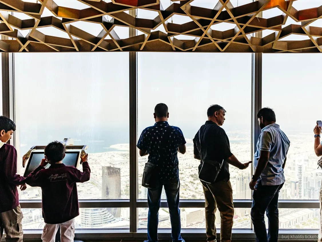 Area SKY Lounge incluso nei biglietti Burj Khalifa Livello 148