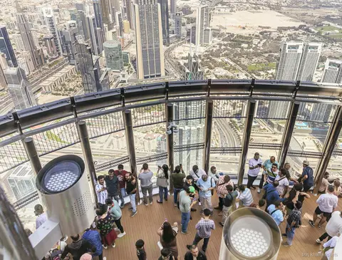 Widok z tarasu widokowego Burj Khalifa SKY na poziomie 148