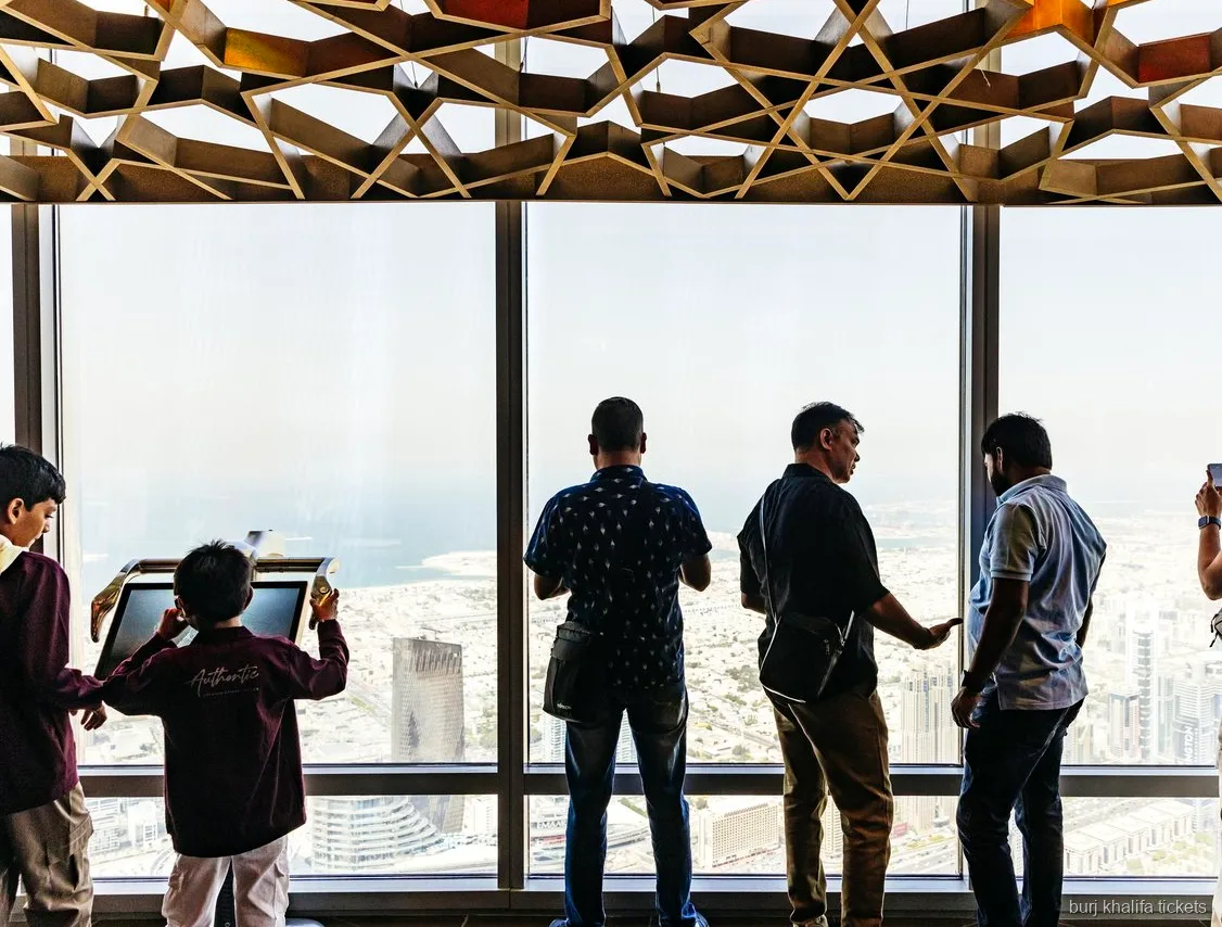 Espace SKY Lounge inclus avec le billet Burj Khalifa niveau 148