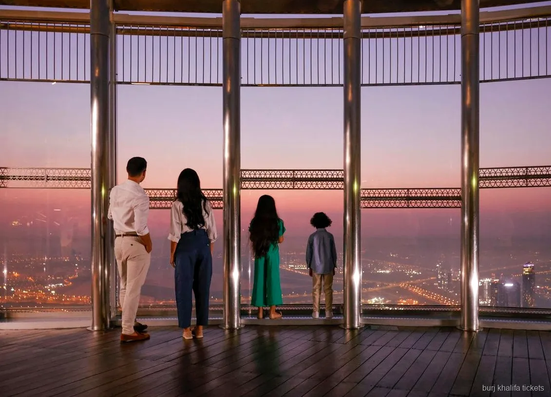Panoramiczny widok na miasto objęty biletem na poziom 124 i 125 Burj Khalifa