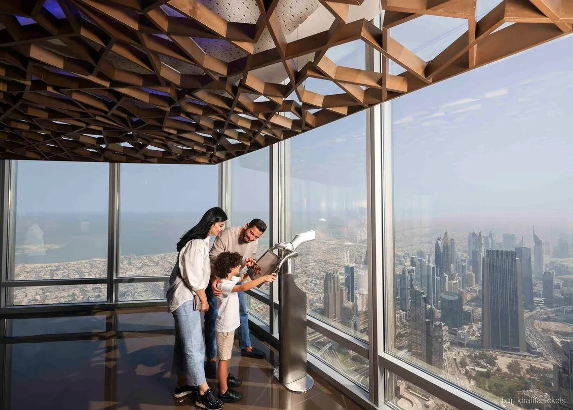 Vue sur la ville incluse avec les billets coupe file Burj Khalifa