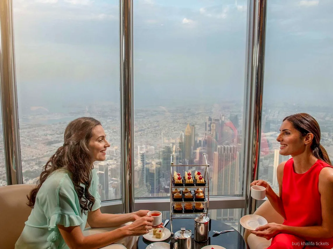 Intérieur de The Lounge sur le billet VIP Burj Khalifa niveau 152