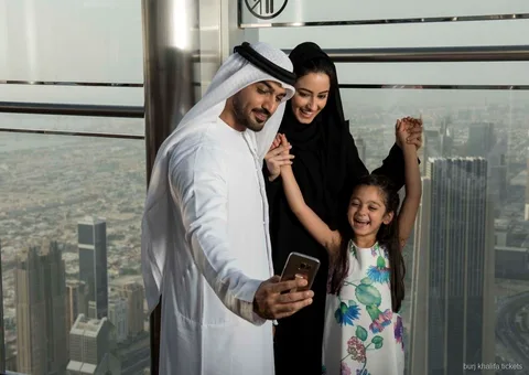 Uitzicht op de Burj Khalifa vanaf Sky Views Dubai observatorium