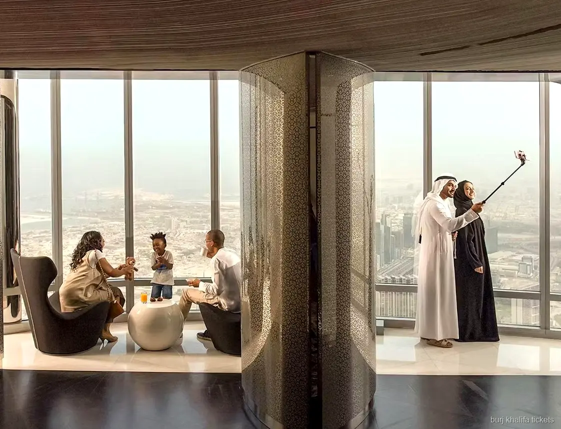 Abhol- und Absetzservice, enthalten im Burj Khalifa SUV Transfer Ticket