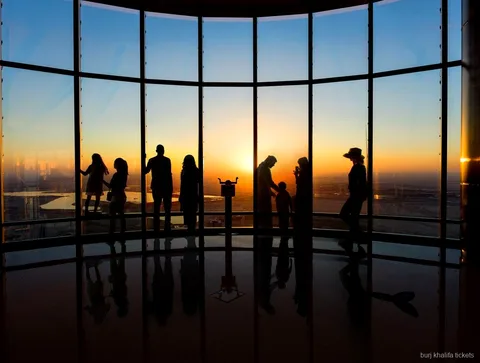 Ausblick vom Burj Khalifa Level 124 über Downtown Dubai