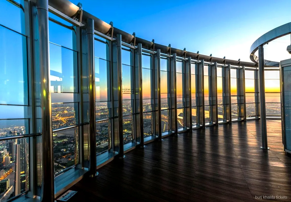 Außenterrasse auf der Burj Khalifa Aussichtsplattform, im Ticket enthalten