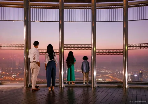 Vista panorámica del perfil urbano incluida en las entradas al Burj Khalifa niveles 124 y 125